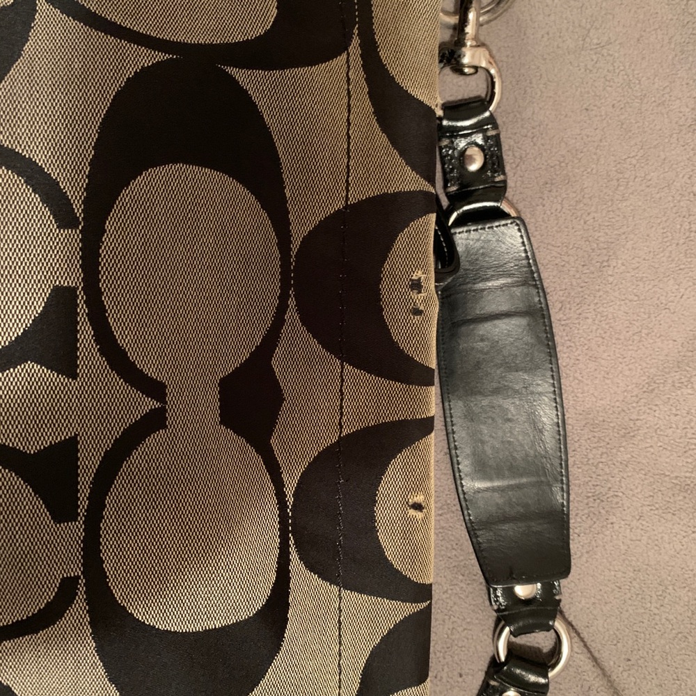 Authentic coach handbag - Picture 2 of 3